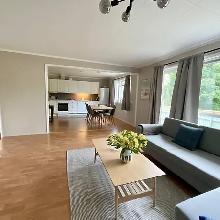 Leknes City Apartment Exterior photo